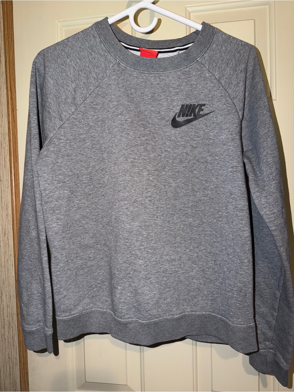 Women’s Nike Crewneck Sweatshirt in Heather Gray